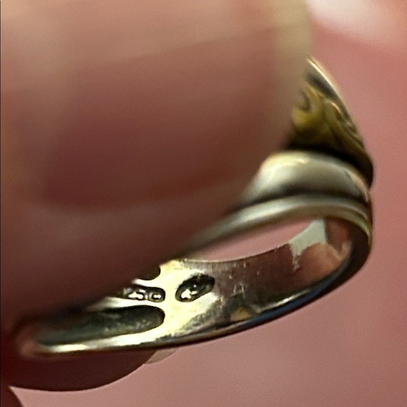 Silver and Brass Ring with Mother of Pearl - size 7 - Picture 11 of 11